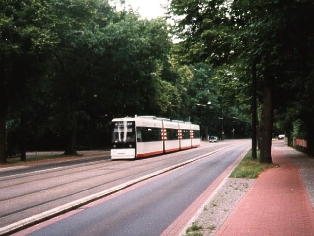 Linie 4 in der Horner Heerstra&szlig;e