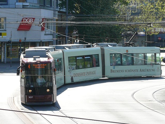 Linie 4 - Hauptbahnhof - Flughafen