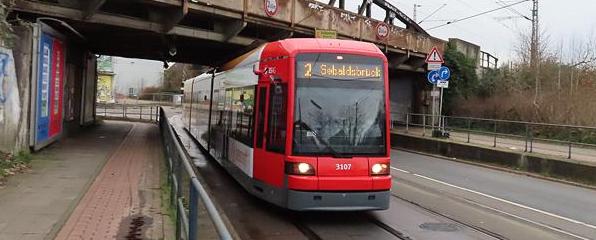 GT8N-1 auf der Linie 2