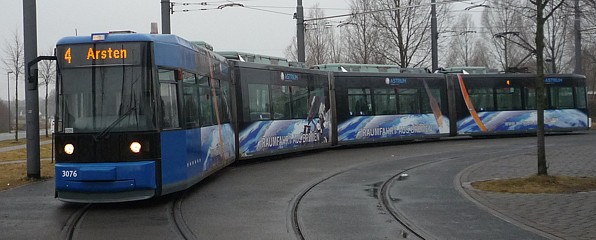 GT8N 3076 mit neuer (alter) Werbung