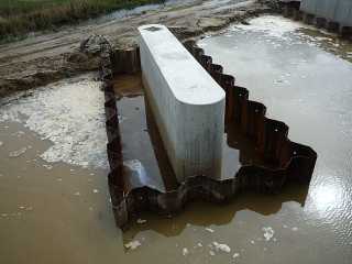 An der Flutbrücke