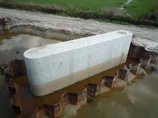 An der Flutbrücke