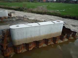 An der Flutbrücke