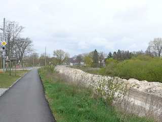 An der Flutbrücke
