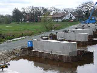 An der Flutbrücke