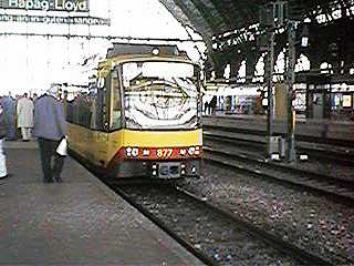 TW 877 im Bremer Hauptbahnhof