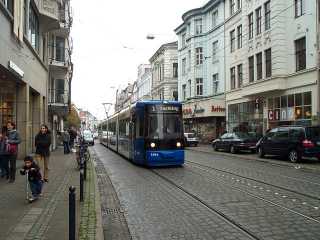 Kurz hinter der Haltestelle Wulwesstraße