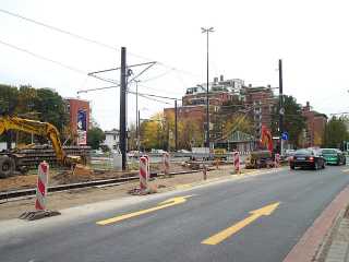 Das stadteinwärtige Gleis