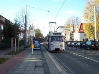Linie 10 an der Haltestelle Georg-Bitter-Straße