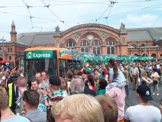Vor dem  Hauptbahnhof