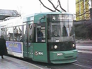 Linie 4 an der Haltestelle Rembertistraße