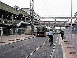 Eine Bahn an der Universität