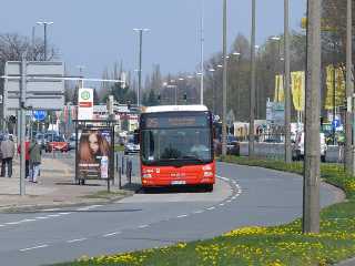 An der Haltestelle Weserpark