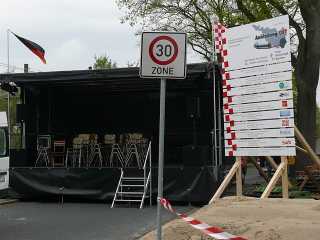 Bühne und ein Sandhaufen