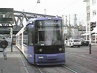 Linie 1 an der Haltestelle Parkstraße