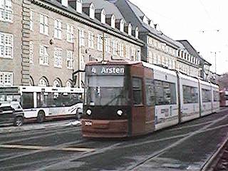 Linie 4 kurz vor dem Hauptbahnhof