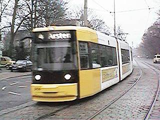 Linie 4 an der Haltestelle Metzer Straße