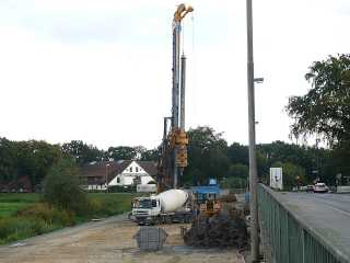 Bauarbeiten an der Flutbrücke