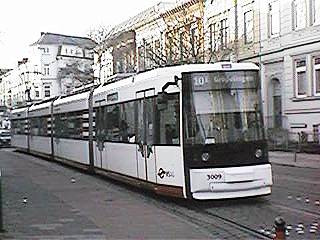 Linie 10E an der Haltestelle Humboldtstraße