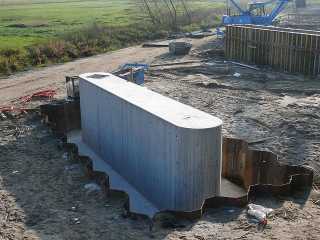 An der Flutbrücke
