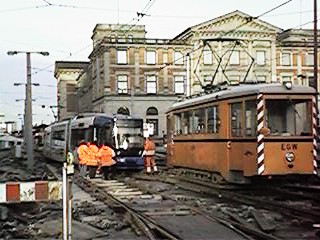 Eine entgleiste 8 am Hauptbahnhof