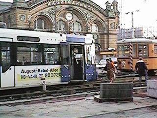 Eine entgleiste 8 am Hauptbahnhof
