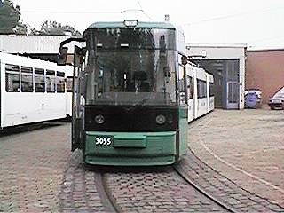 Eine Niederflurstraßenbahn