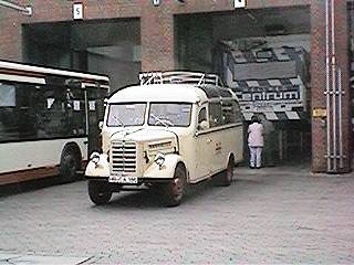 Ein alter Bus
