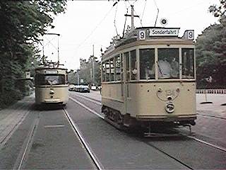 TW 134 und ein Großraumwagen.