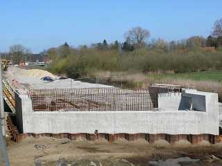 An der Flutbrücke