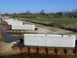 An der Flutbrücke