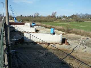 An der Flutbrücke